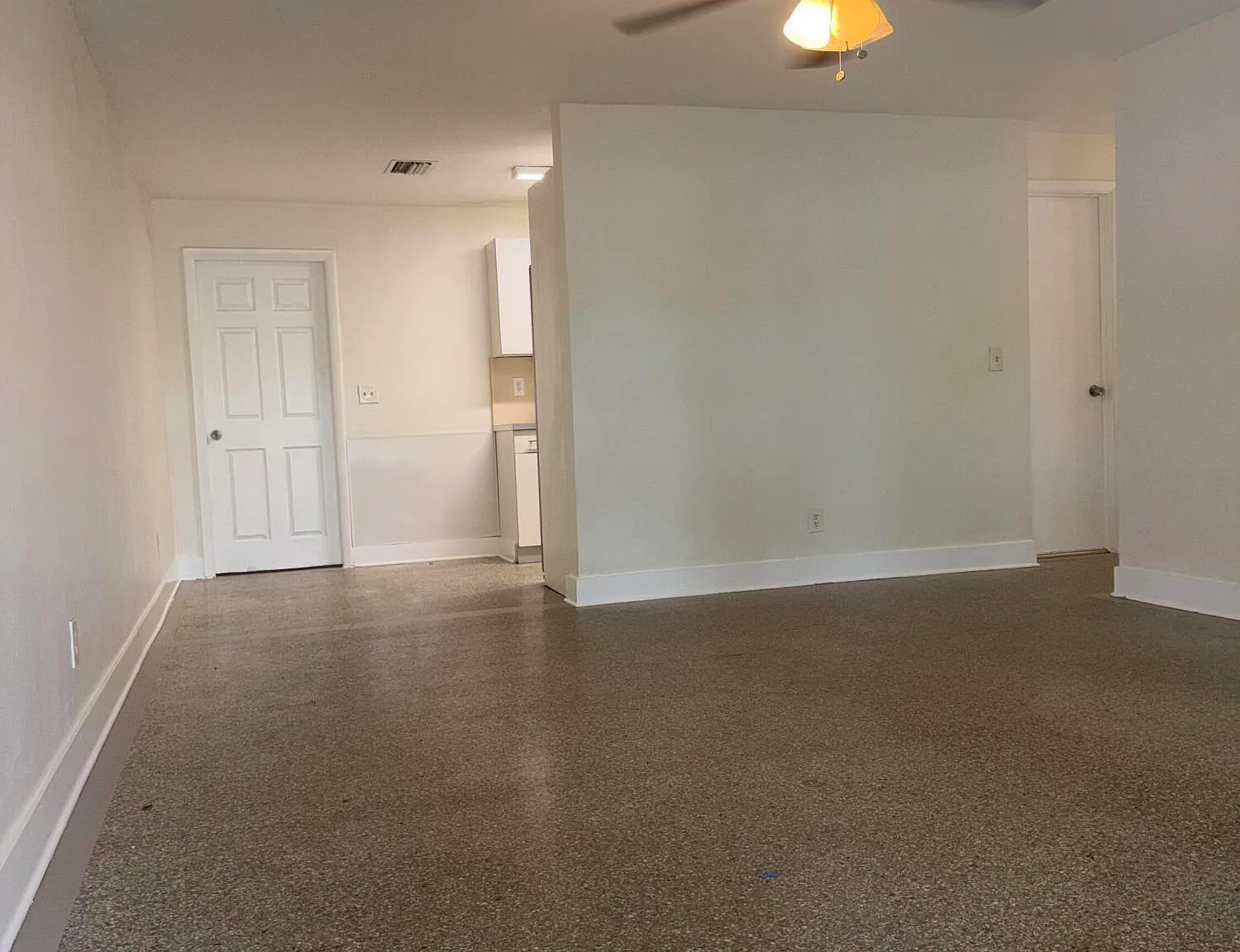 4 bed, 2.0 bath, 1257 sqft, $3,000 — Photo 4