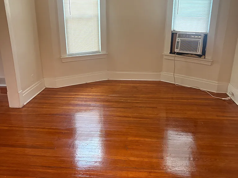 1823 Willow Ave — Photo 3
