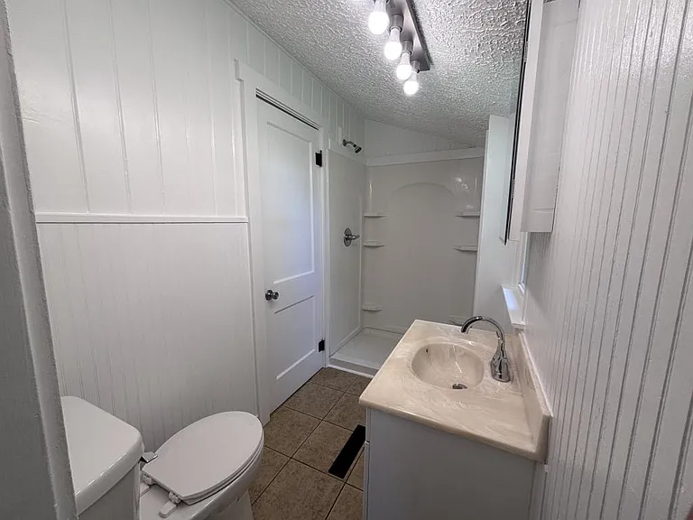 272 S Pearl St — Photo 13