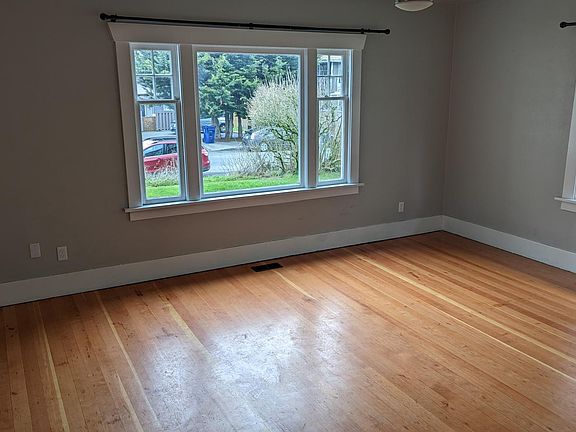4th image of 4011 S Puget Sound Ave
