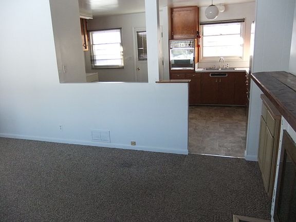 VIEW FROM FAMILY TO KITCHEN