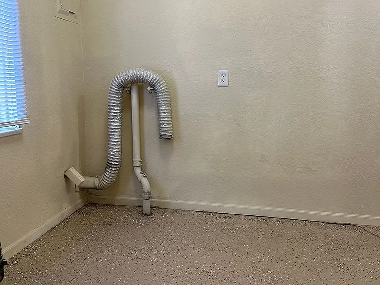 3413 SW Brendan Ave — Photo 5