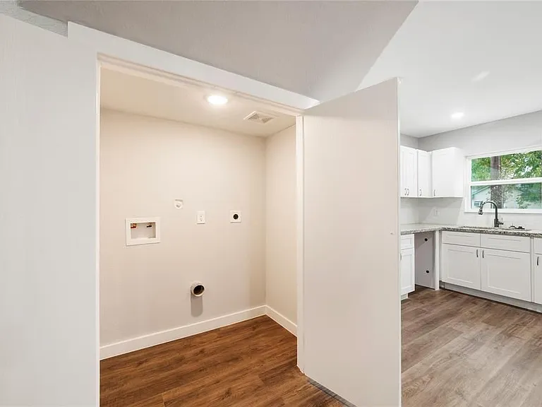 8215 Crestview Dr #A — Photo 11