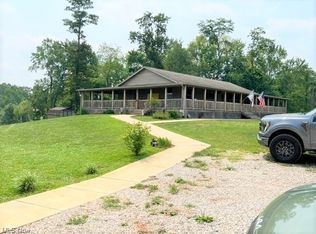 100 Opal Rd, Parkersburg, WV 26104