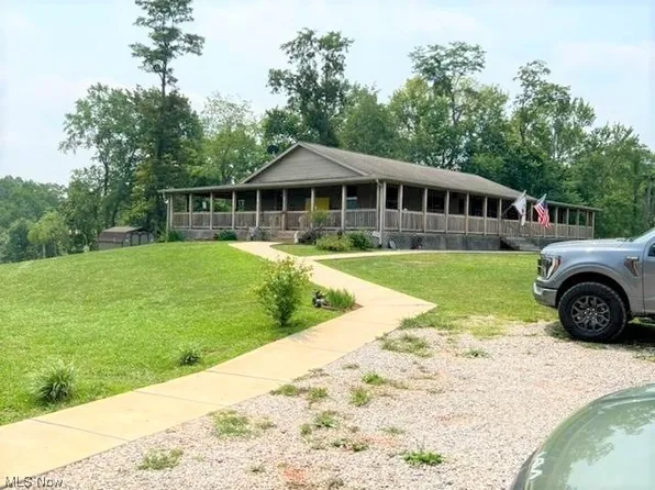 100 Opal Rd, Parkersburg, WV 26104