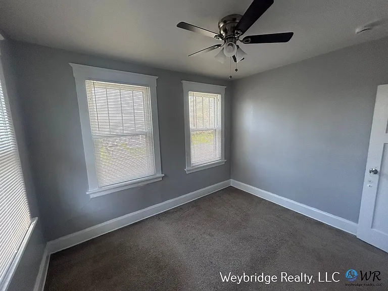 Academy 862 — Photo 27