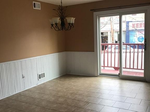 4th image of 15 Bentley Ln