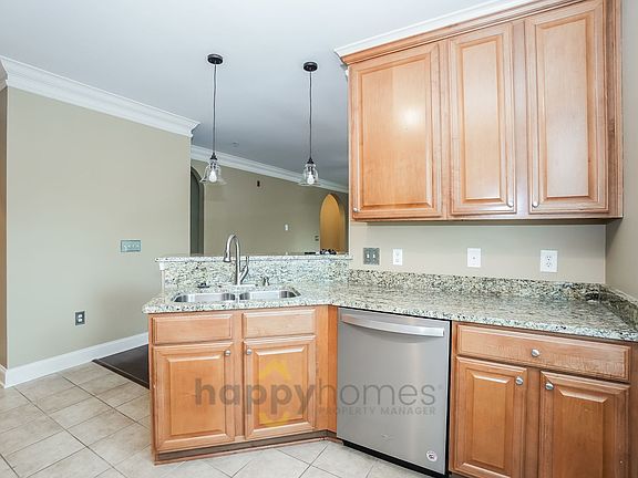 5th image of 2200 Belle Isle Ave Unit 202