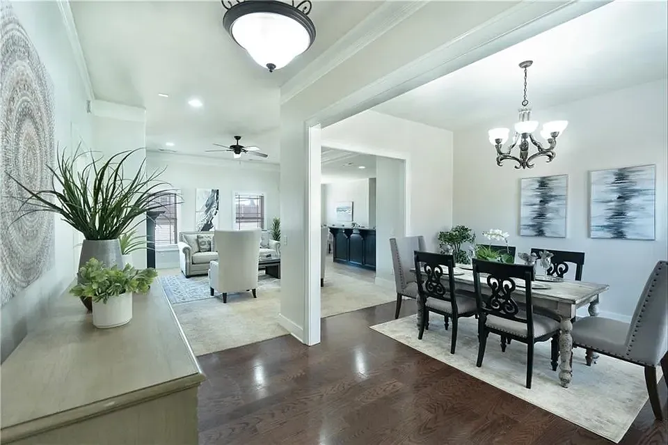 3 bed, 1770 sqft, $2,300 — Photo 3