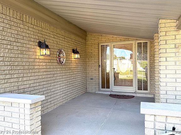 4th image of 37074 Gregory Dr
