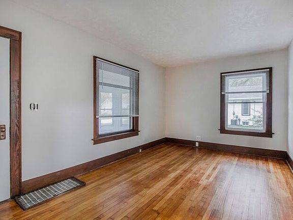 5th image of 548 Dayton Ave