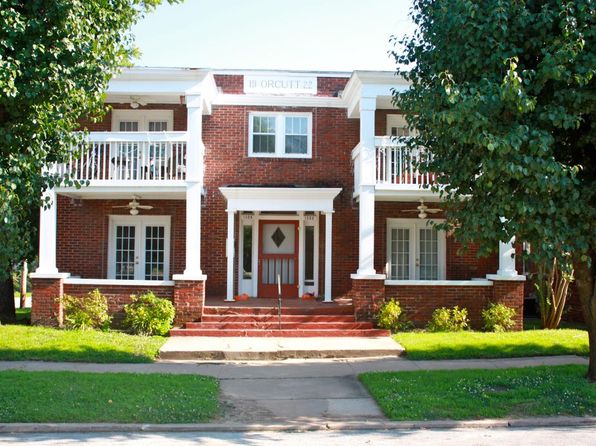 1320 E 17th St APT A