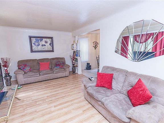 3rd image of 20805 Hillgrove Ave