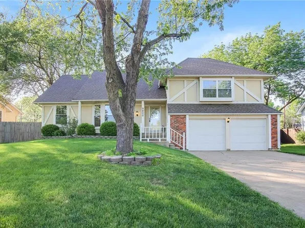 9800 Shepherds Dr, Kansas City, MO 64131