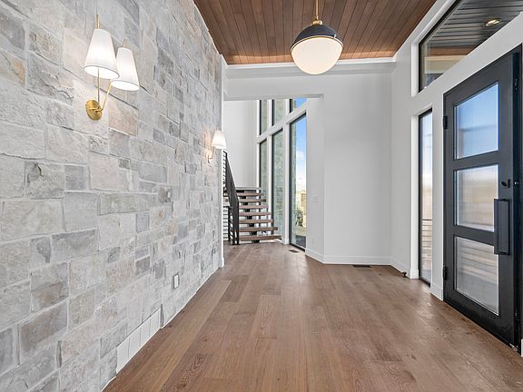 3rd image of 3050 Country Crossing Rd