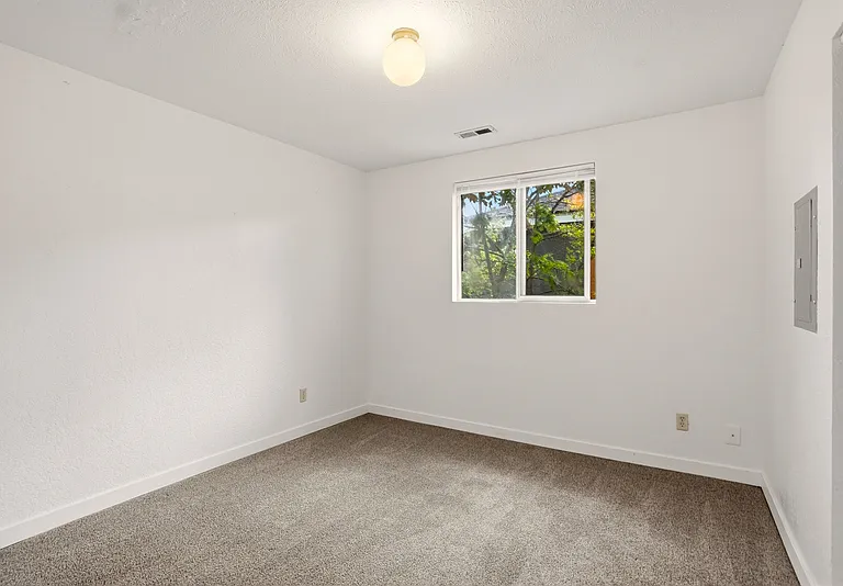 314 E Ermina Ave — Photo 21