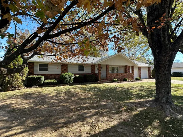 1004 N Fredrick Street, Mountain Grove, MO 65711