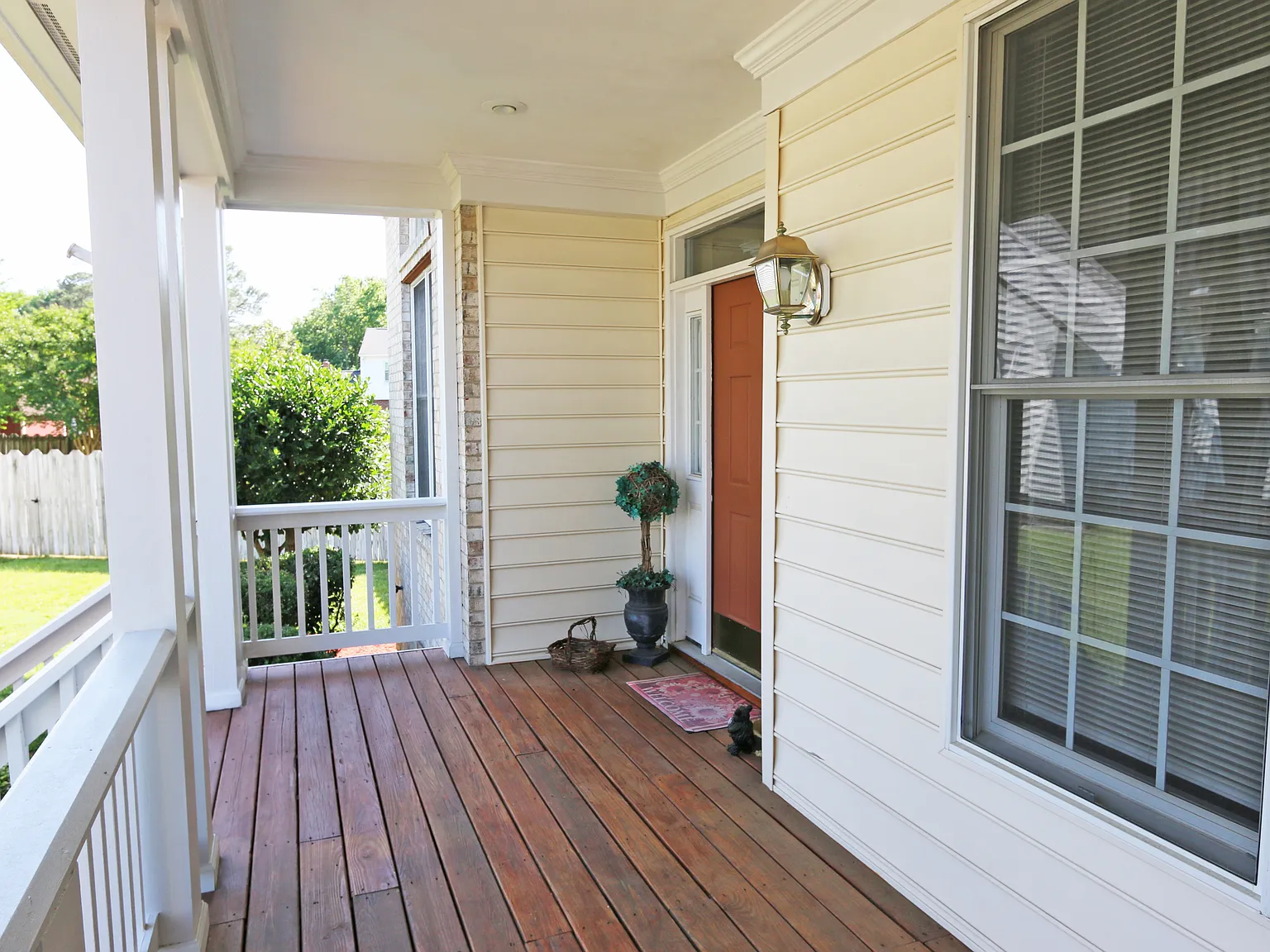 4 bed, 3062 sqft, $3,300 — Photo 2