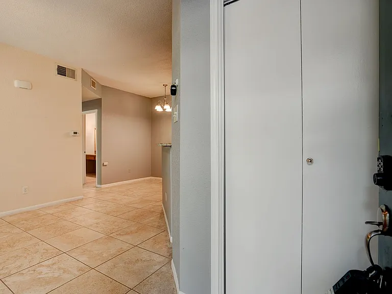 2450 Wickersham Ln #1303 — Photo 16