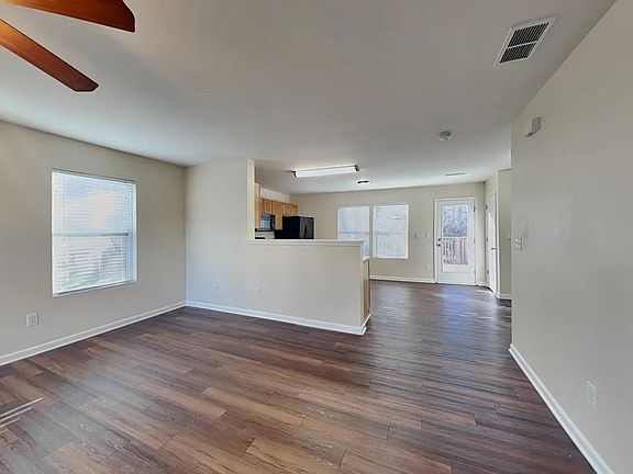 3rd image of 222 Aershire Ct