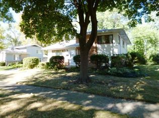 305 Winnebago St, Park Forest, IL 60466