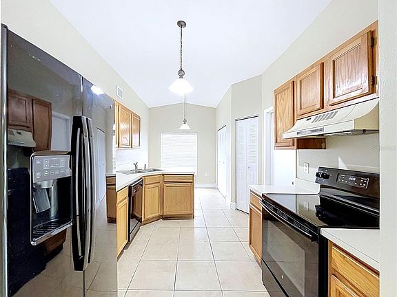 4th image of 743 Stillview Cir