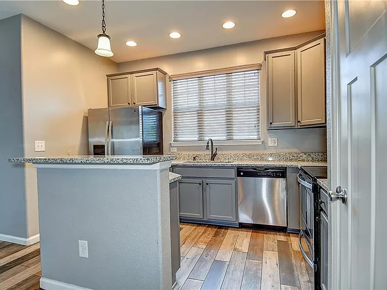 624 Foster Ln — Photo 14