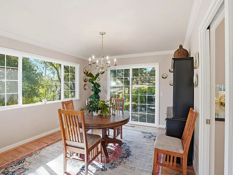 241 Soledad Dr — Photo 12
