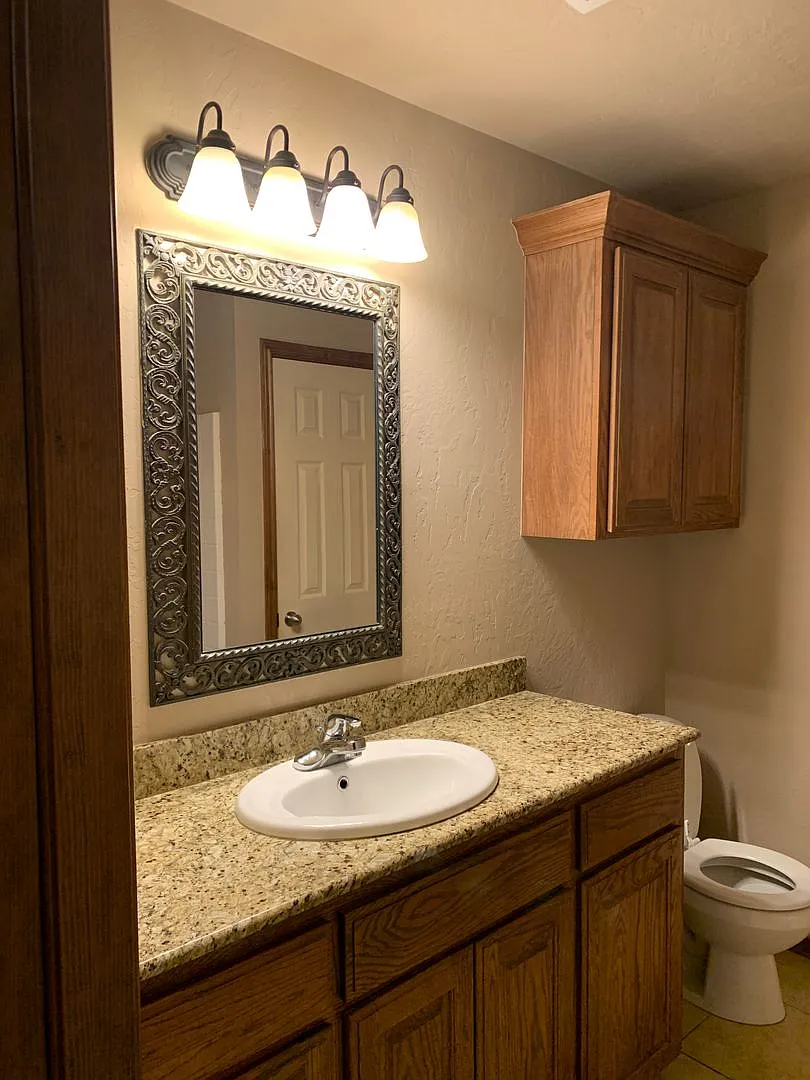 3 bedroom, 2 bathroom, 2 car garage — Photo 3