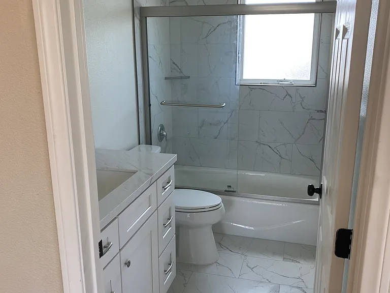 339 S 39th St #B — Photo 10