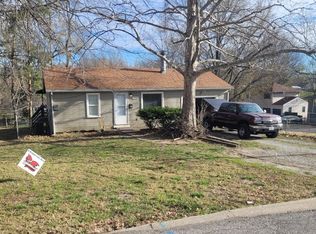 11708 E 37th St S, Independence, MO 64052