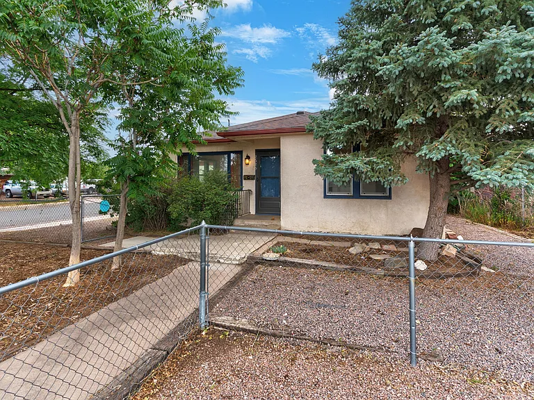 2625 Gunnison St — Photo 22