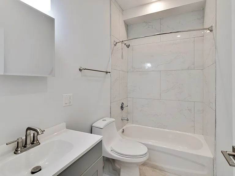 1723 Memorial Ave — Photo 15