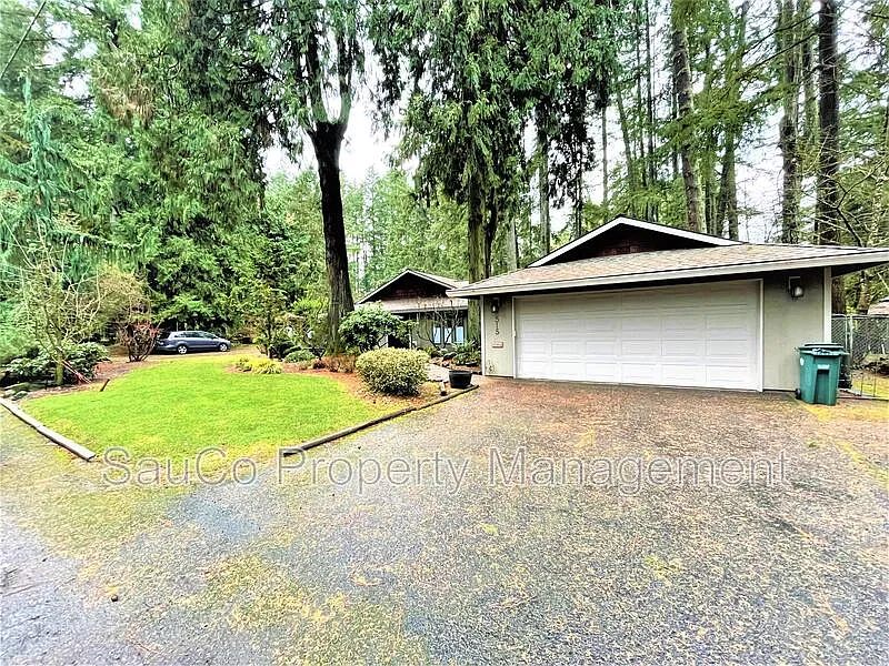3 bed, 3.0 bath, 2355 sqft, $2,900 — Photo 2