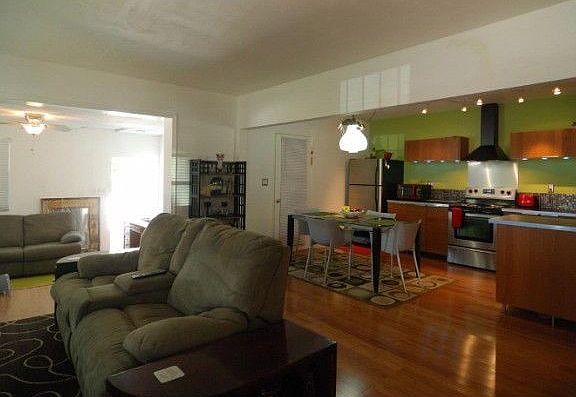 2nd image of 10841 NE 11th Ave