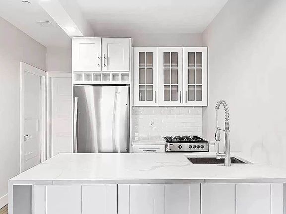 2nd image of 62 Somers St APT 1B