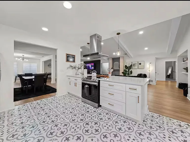 16502 Fox Knl — Photo 12