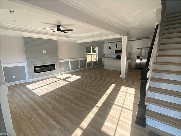 5th image of 548 Greenbriar Ave #B