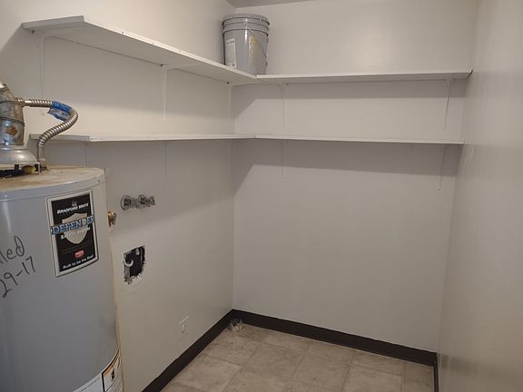 5th image of 26 Douglas Ln