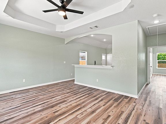 4th image of 108 INEZ AVE