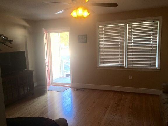 2nd image of 729 W College Ave