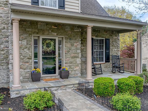 3rd image of 512 Bald Eagle Ct