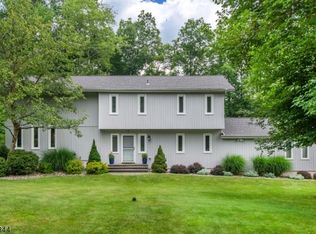 7 Rickland Dr, Randolph, NJ 07869