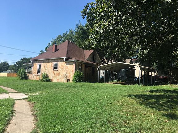 09. Side of the house