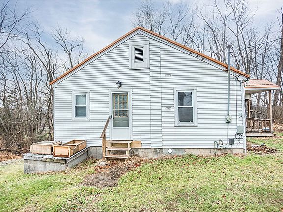 4th image of 795 Prospect St