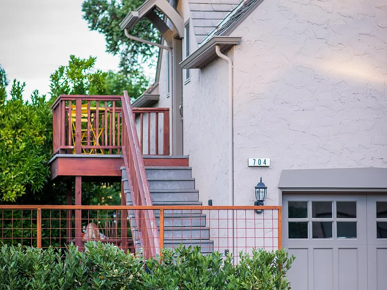 704 Johnson St — Photo 12