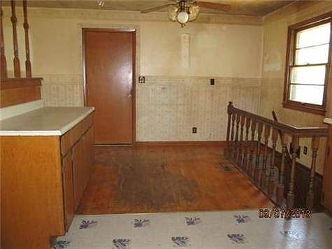 5th image of 15500 E 42nd Pl S