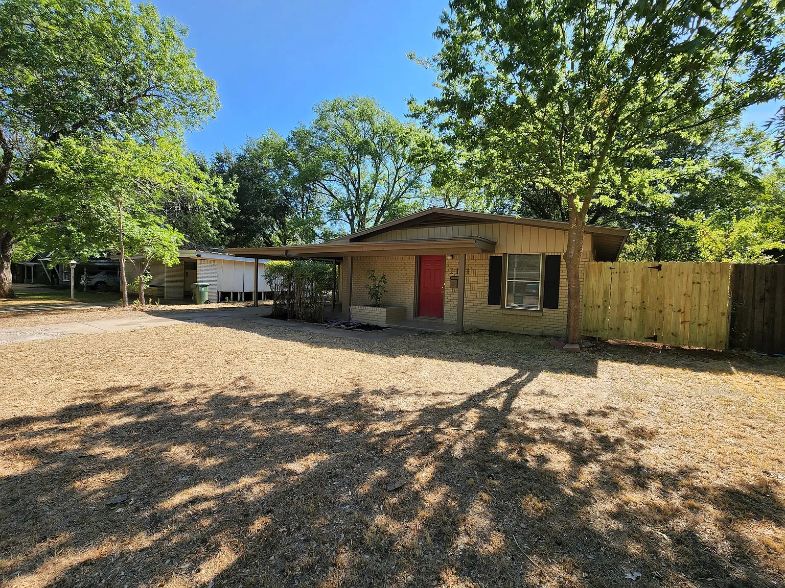 1111 Hollis St — Photo 1