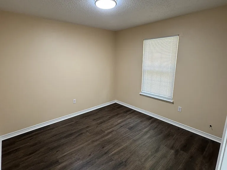 13401 Warren Dr — Photo 11