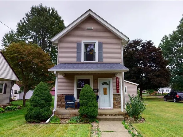 202 High St NW, Navarre, OH 44662